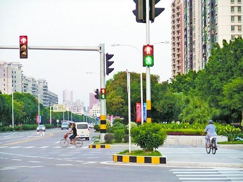 紅綠燈、標(biāo)志桿2